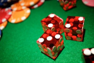 f32 Lightning Baccarat betting screen showing Player, Banker, and Tie buttons with odds and balance display
